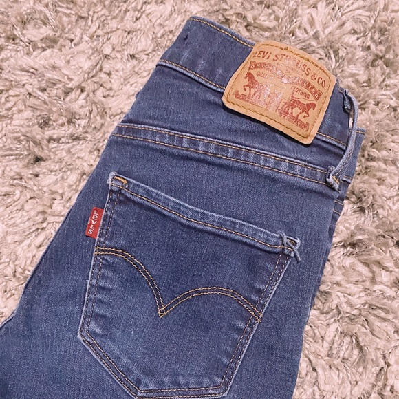 Levi’s - Picture 3 of 3